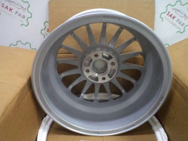 Renault Megane 2 OZ Çelik Jant 15 İnç 6,5x15 ET45 4x100 7711221192 Orj YP (EB110)