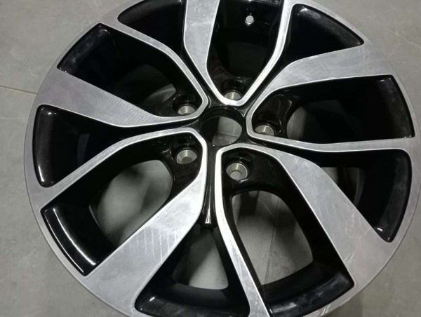 Renault Megane 4 17 İnç Alüminyum Jant CMS874 7.0Jx17CH5-43 5x114.3 403005049R Orjinal CP (EB110)