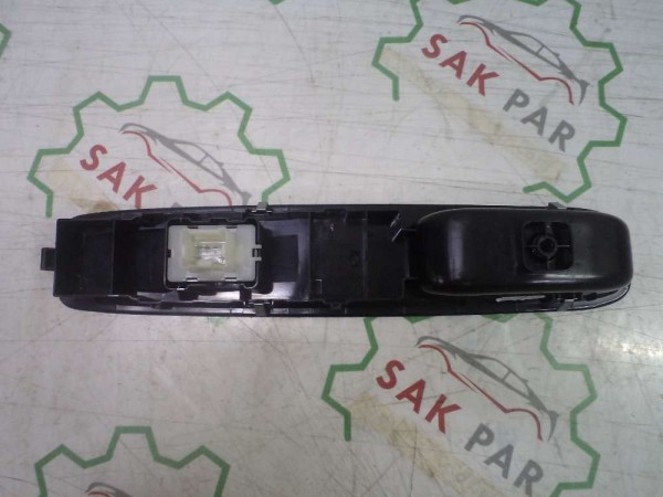 Renault Taliant Sandero Sağ Ön Cam Düğmesi Ve Çerçevesi Orj 254118439R 80961771R SP YP (AE128)