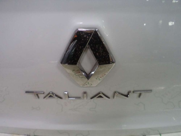 Renault Taliant Bagaj Kapağı Dolu Beyaz Orjinal 901002160R SP YP