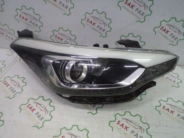 Hyundai İ20 Sağ Far Ledli Orj (Ayak Hasarlı) 92102-C8200 CP (ED-120)