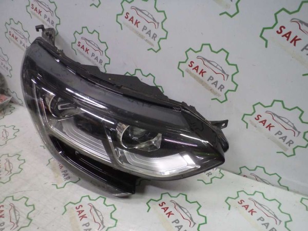 Renault Megane 4 Touch Sağ Far Orj  260100767R CP  (EC120 - BB130)