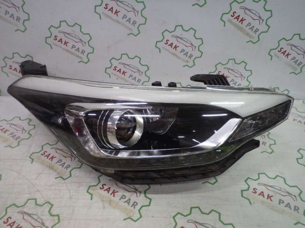 Hyundai İ20 Sağ Far Ledli Orj  92102-C8200 CP (EE120)