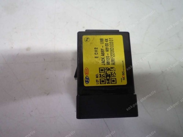 Hyundai İ10 USB Girişi Okuyucu Aksesuar Prizi 96120-K6100 SP YP (DE1211)