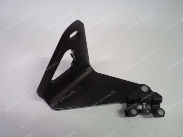 Renault Trafic 3 Sol Sürgülü Kapı Alt Rayı Orj 745978999R YP (EC122)