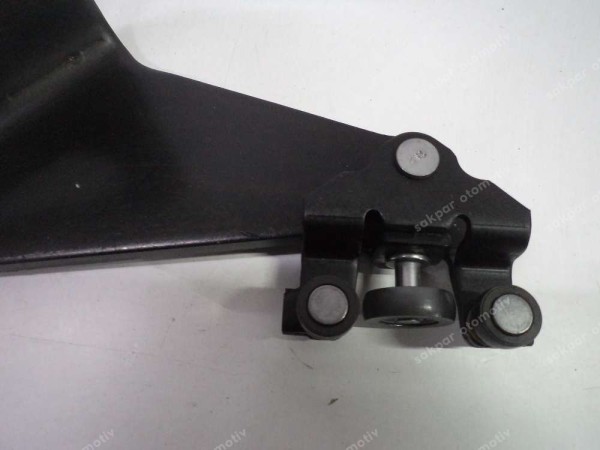 Renault Trafic 3 Sol Sürgülü Kapı Alt Rayı Orj 745978999R YP (EC122)